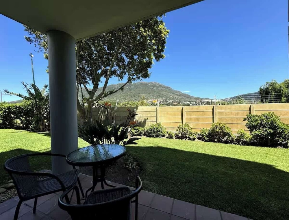 2 Bedroom Ground Floor Apartment Princess Beach Club Houtbay