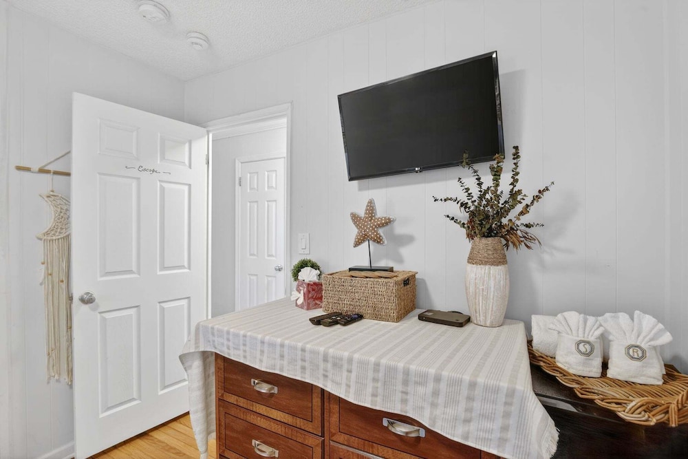 Elegant Home With Game Room Near Bwi 3 Bedroom Home