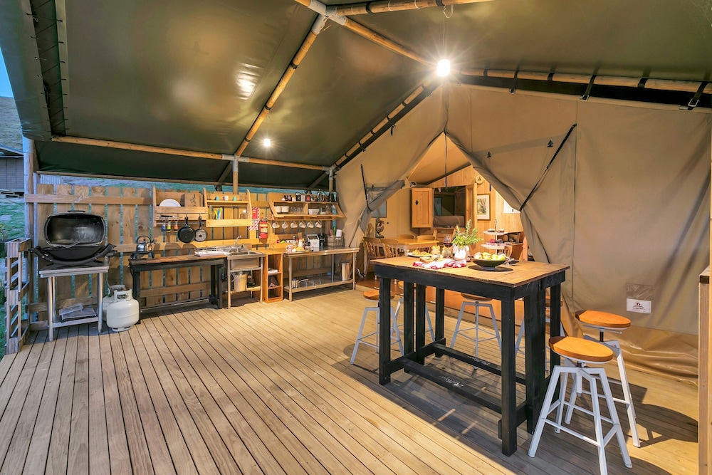 Luxury Under Canvas
