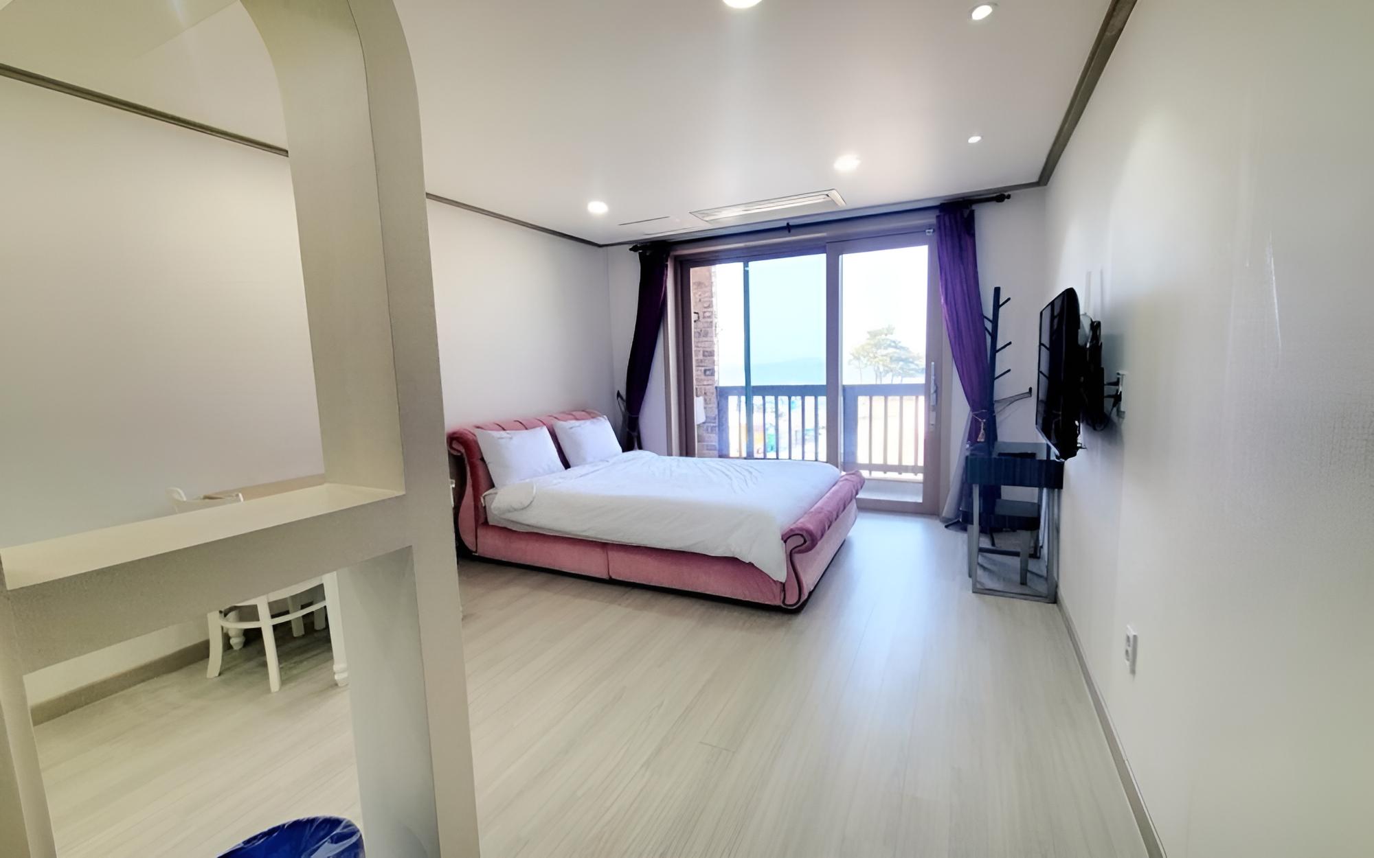 Taean Golden Wave Pension