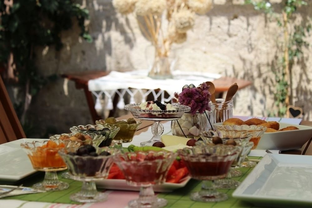 Lilyum Alaçatı Butik Otel - Image 7