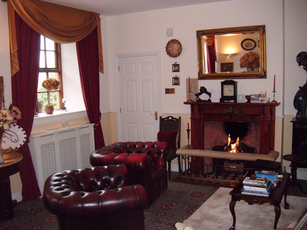 Waterford Vacations - The Coach House - Property Image 12