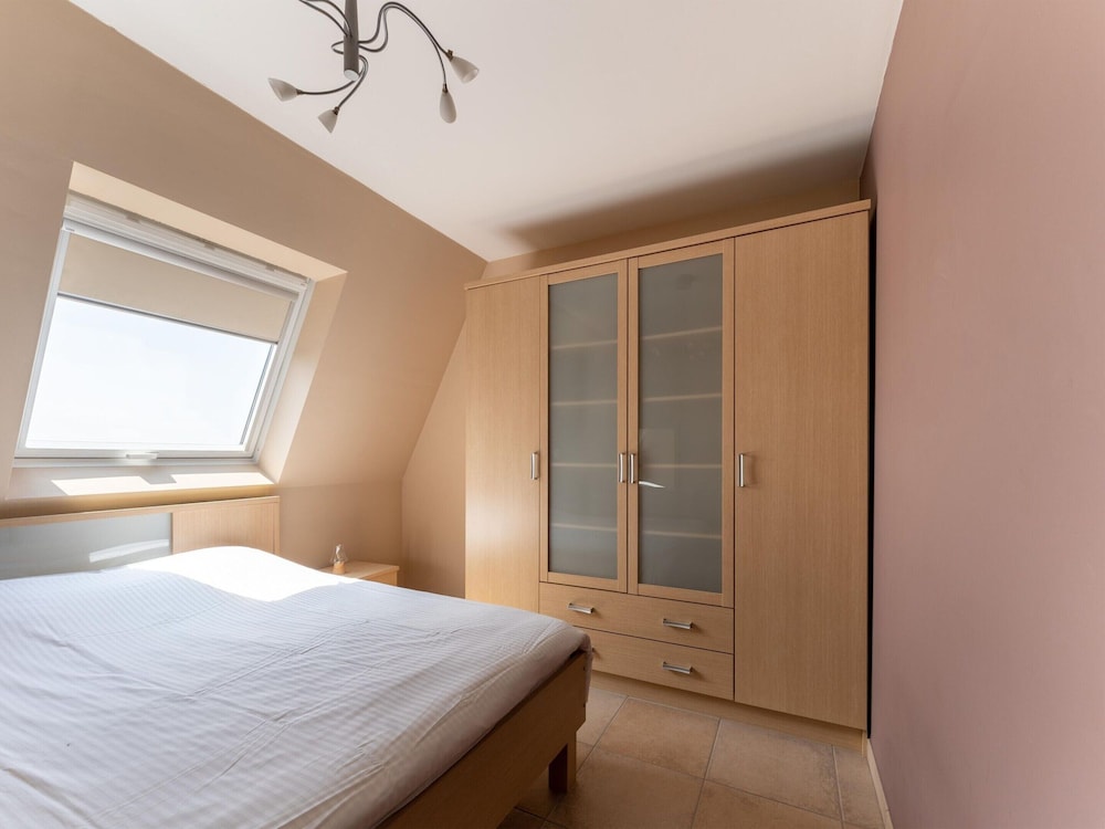 Bright Coastal Stay in Bredene