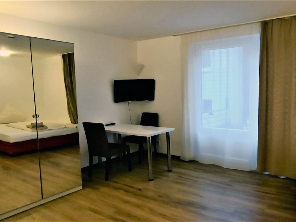 Felseneck Apartments view 2
