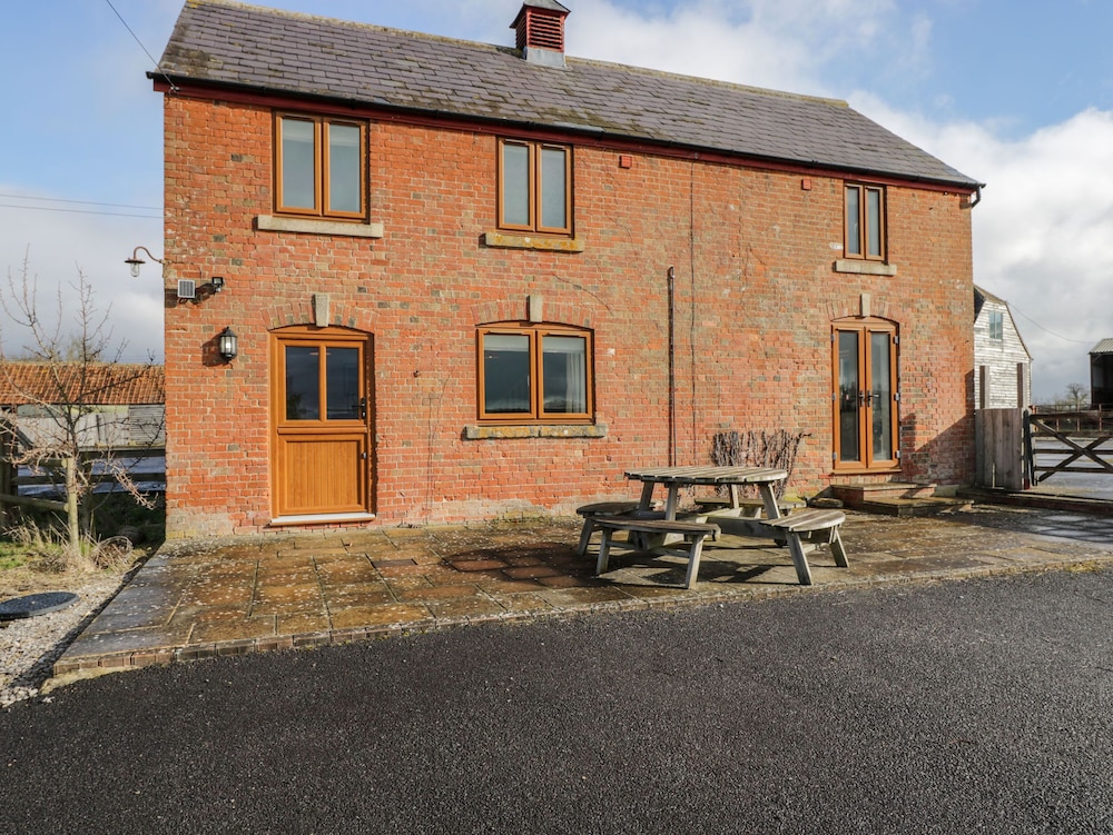 Melksham Vacations - Stables Cottage - Property Image 1