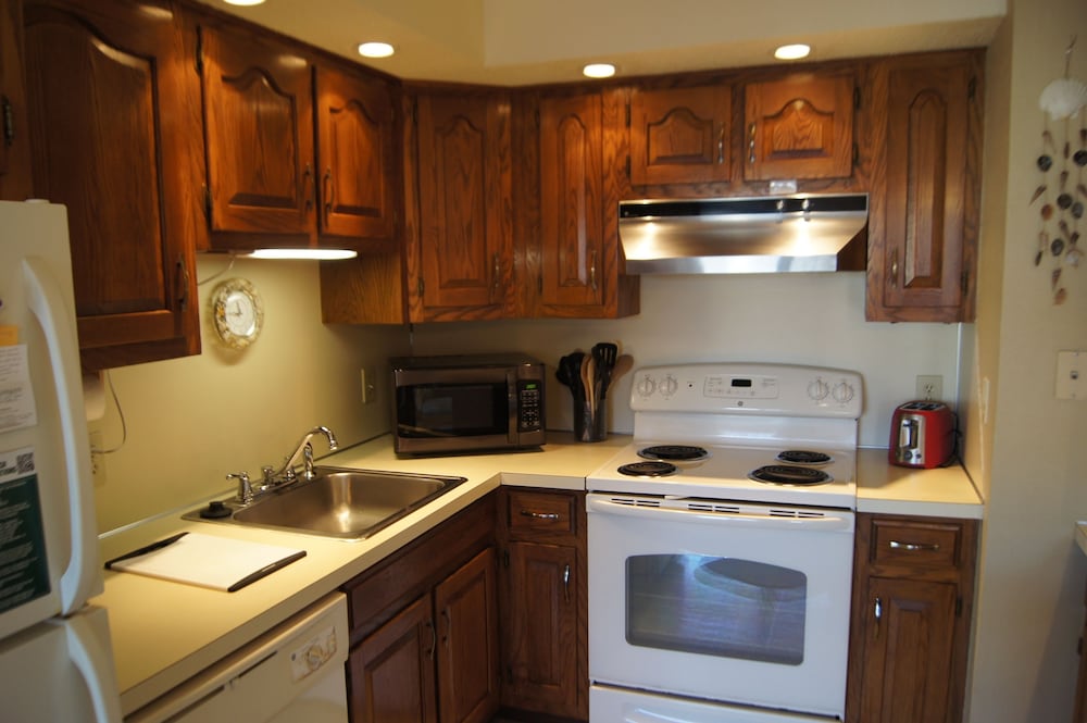 Tilghman Lakes B3 by RedAwning