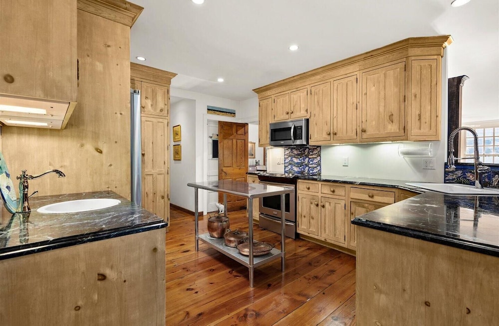 Henlopen Avenue 69