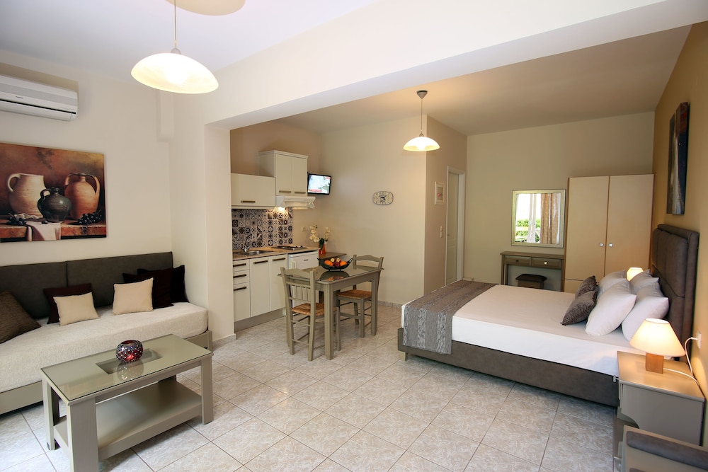 Dina Apartments photo 2