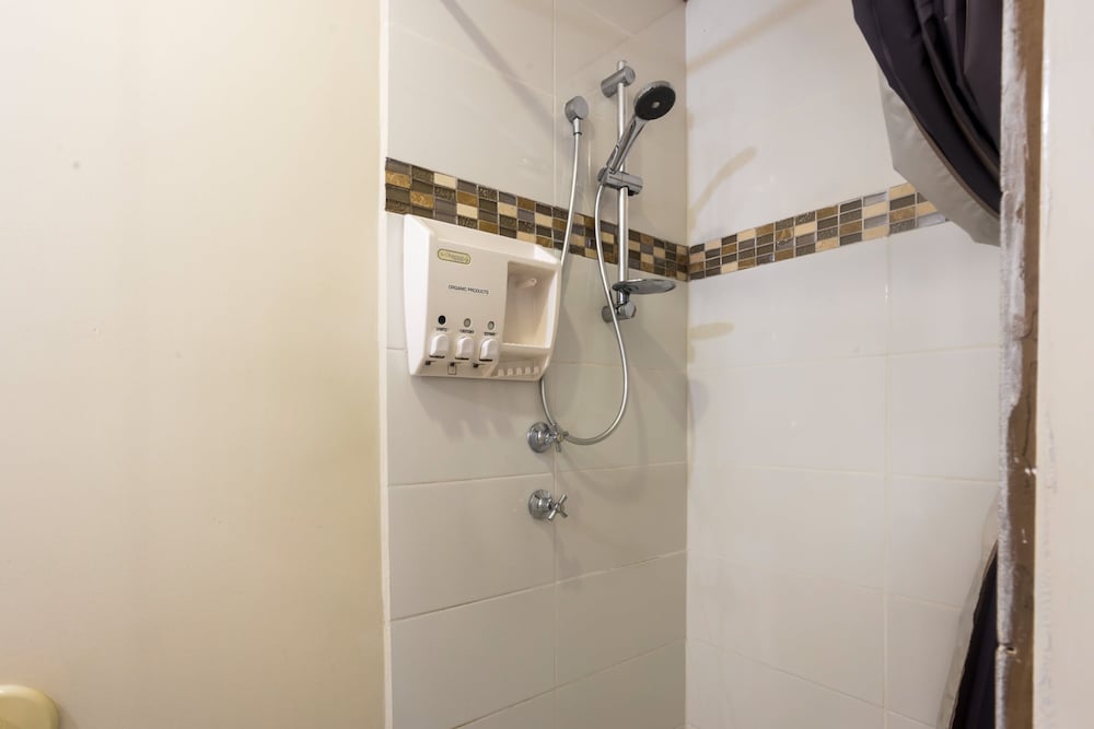 Studio Granny Flat in Melville With Patio