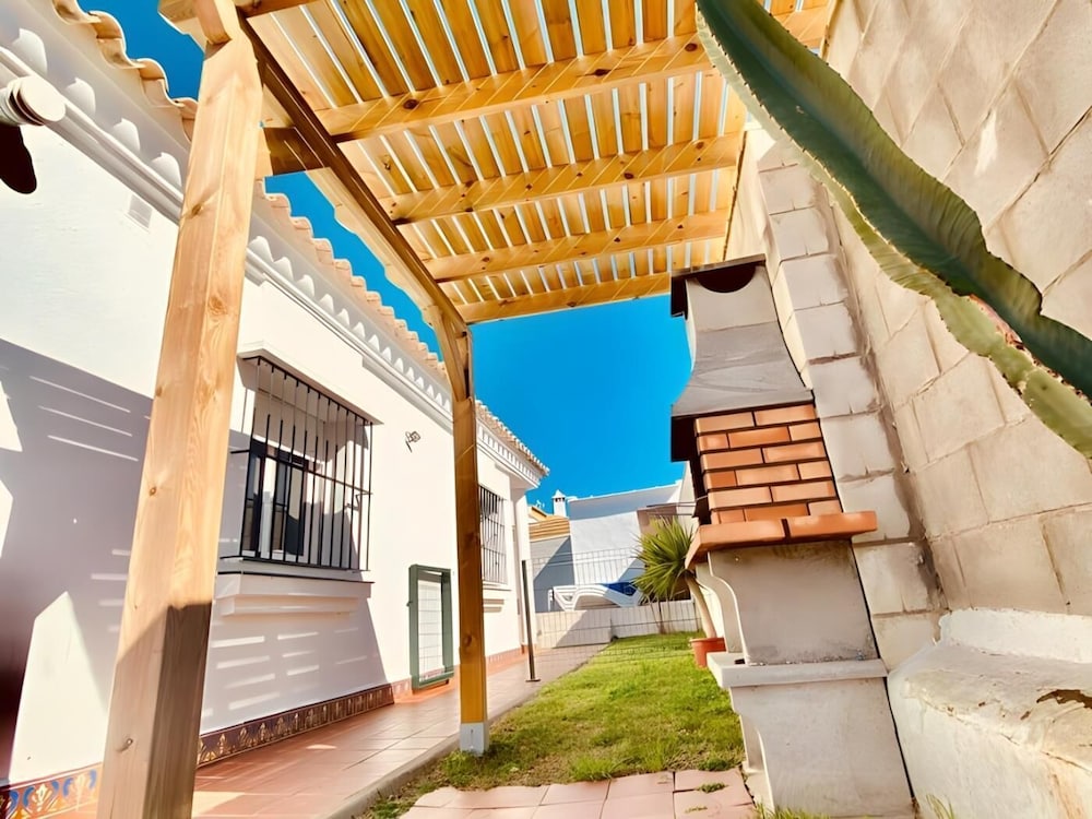 Chalet cerca al pueblo con piscina