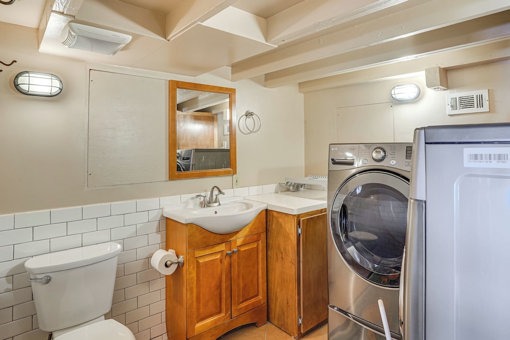 Walk to Private Beach: Rancho Palos Verdes Escape!
