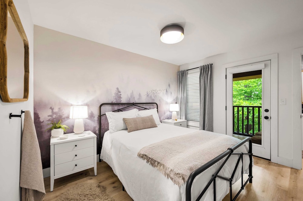 Firefly Mountain Suites Sleeps 36 Indoor Pool, Hot Tub, Game Room, Playground