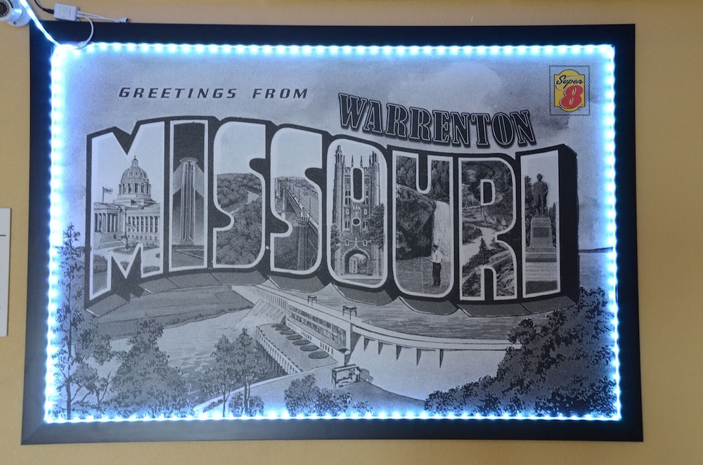 Super 8 by Wyndham Warrenton view 2