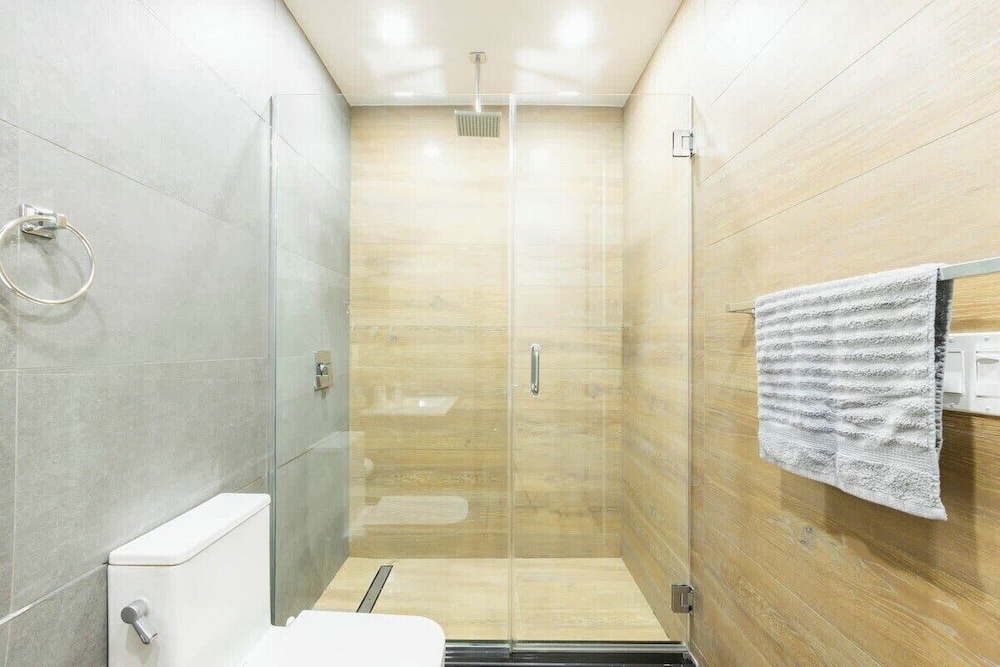 1597 New York Apt