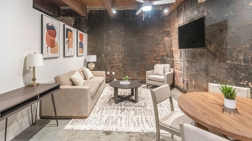  Landing Furnished Apartments Downtown Memphis