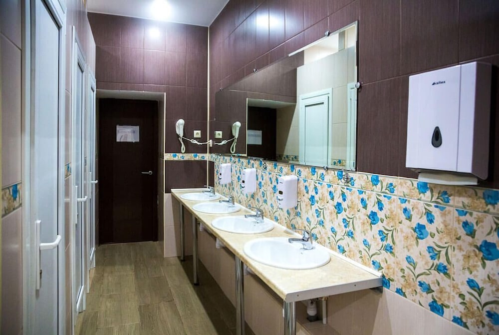 Mini hotel Artist on Baumanskaya - Hostel
