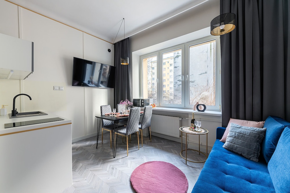 Sienna Elegant Studio by Renters view 4