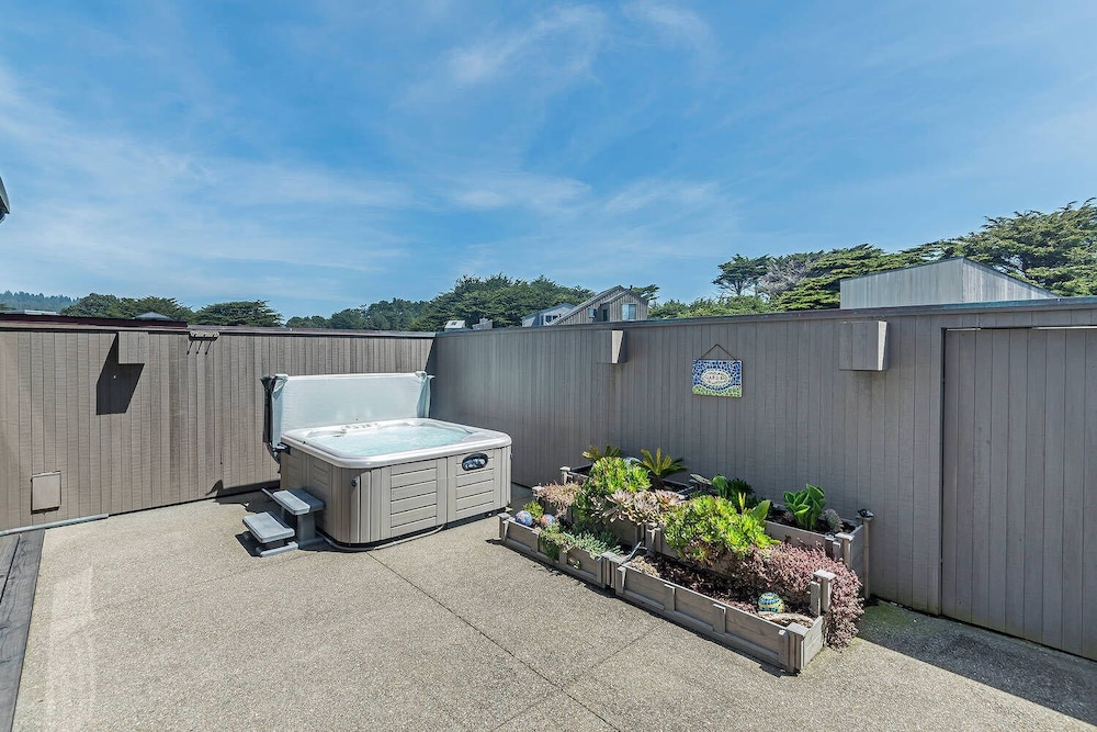 La Costiera Ocean & Bluff Views w/ Hot Tub view 5