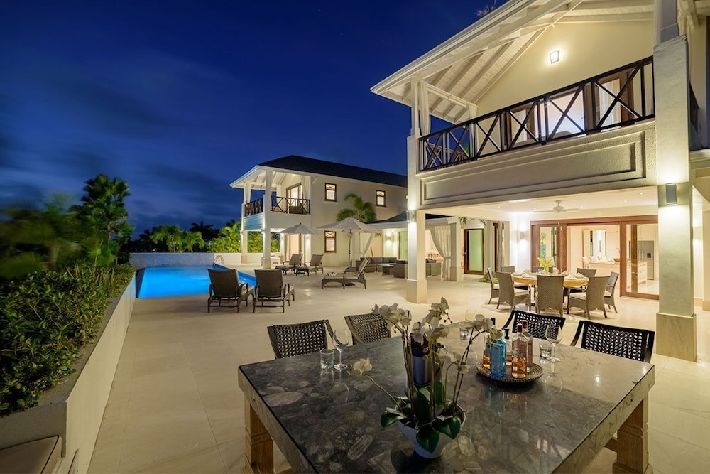 Infinity House by Blue Sky Luxury