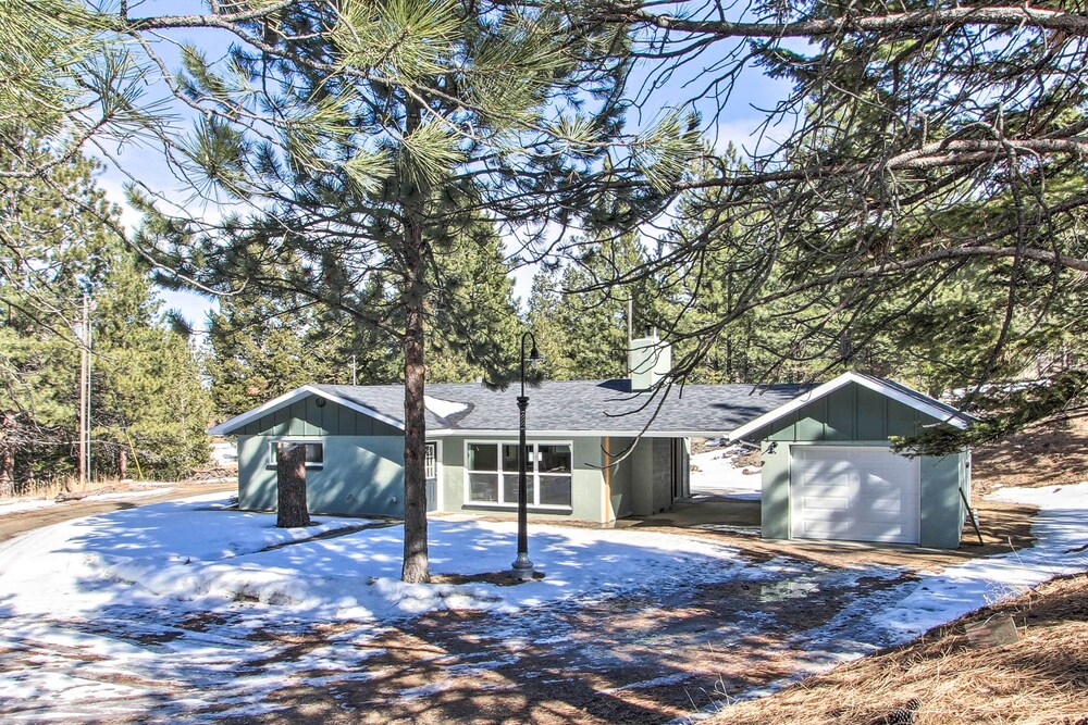 Modern Home w/ Wooded Views: 10 Mi Outside Helena! view 4
