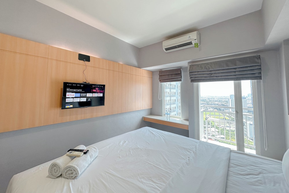 Pleasant and Restful Studio at Orchard Supermall Mansion Apartment