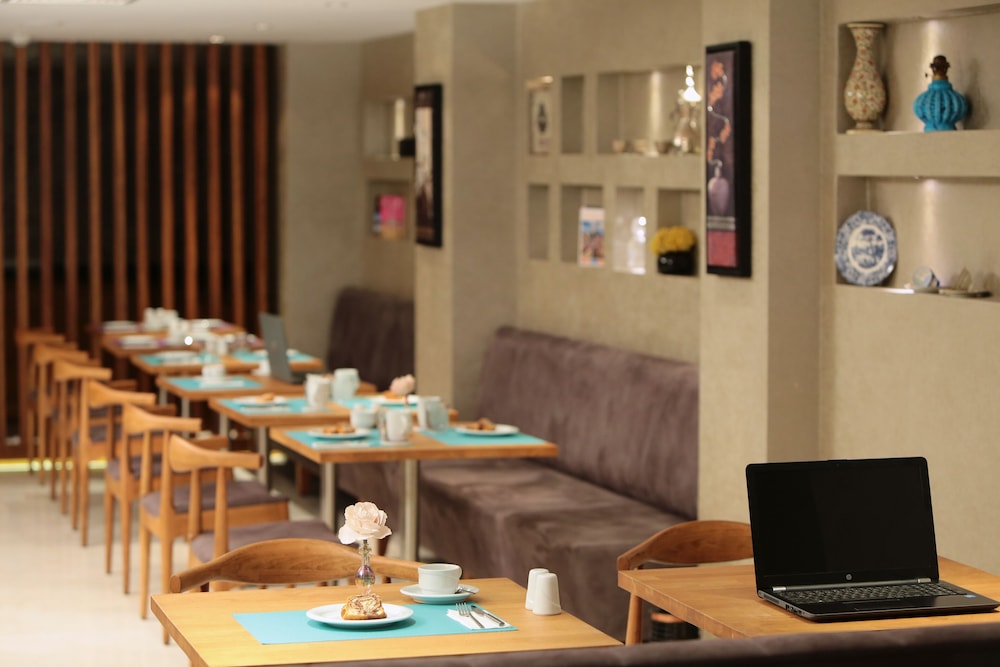 Park By Clover - Image 12