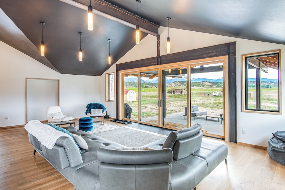 Stunning 14er Views! Private 6-acre Salida Retreat