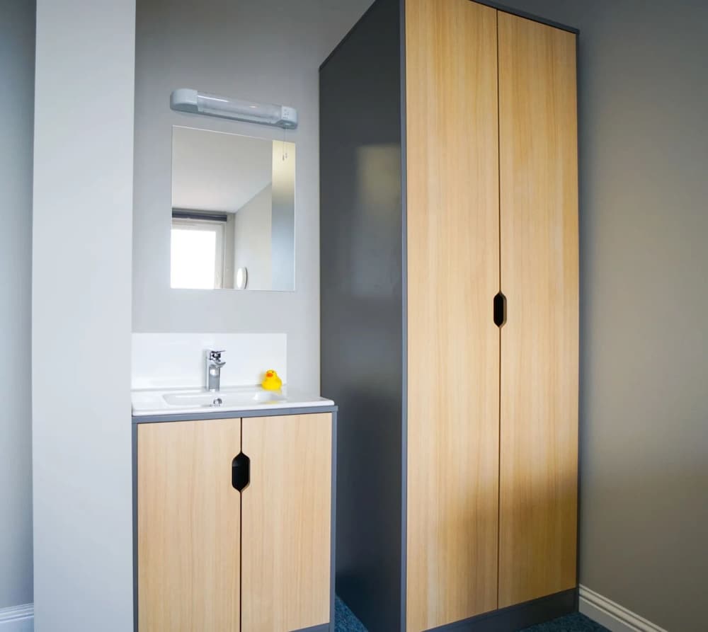 8 Roxburgh view 3