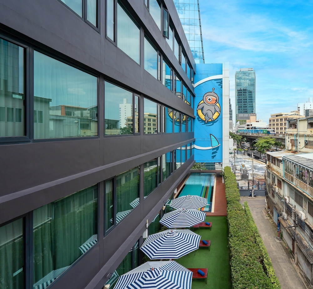 Hotel Vic3 Bangkok - Image 1