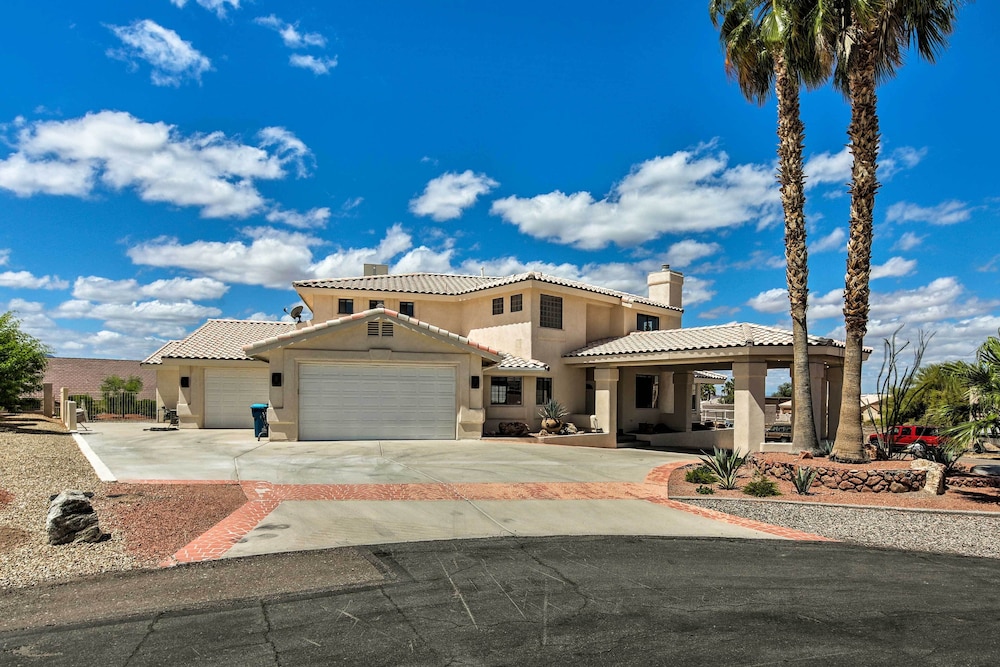 3 Mi to Lake Havasu: Luxe Home w/ Pool & Spa! view 3