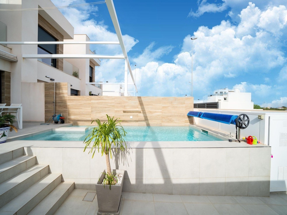 Villa in Rojales With Pool Near Coast