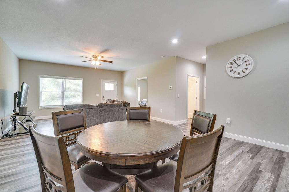 1 Mi to Dtwn Crossville: Spacious Home w/ Patio!