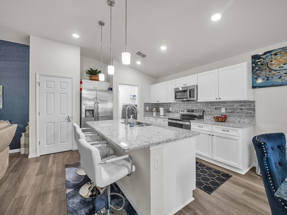 Bright & Charming 4br Home In Ocala 4 Bedroom Home