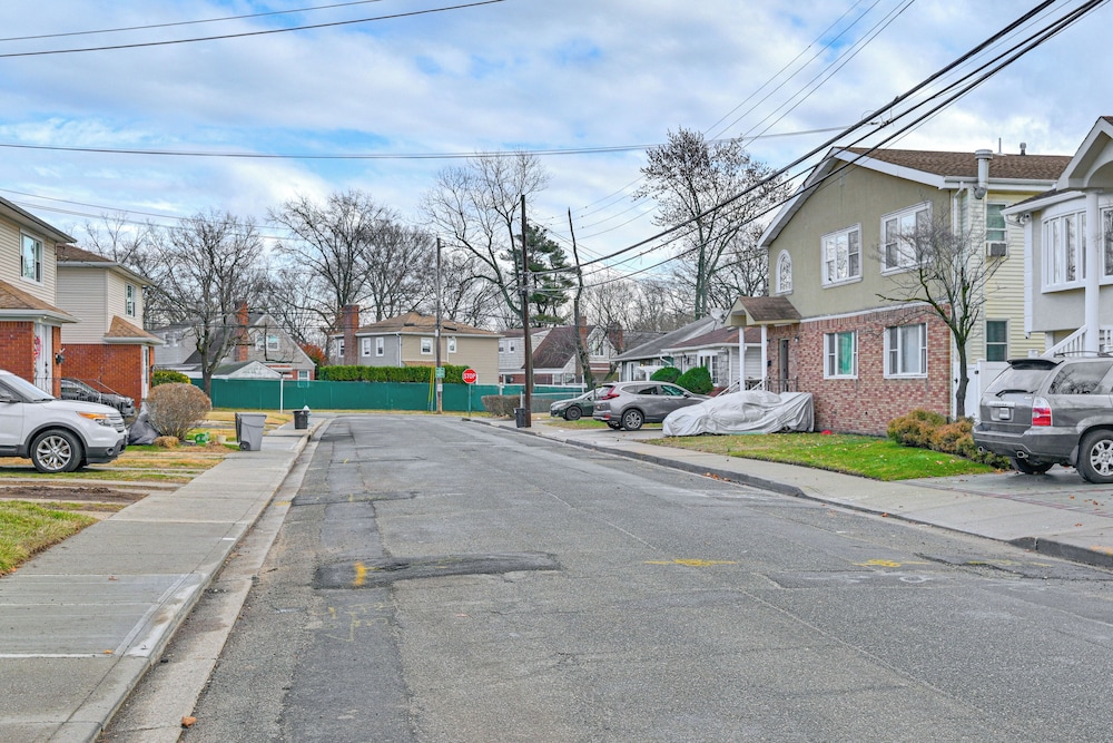 2 Mi to UBS Arena: Wfh-friendly Couple's Retreat