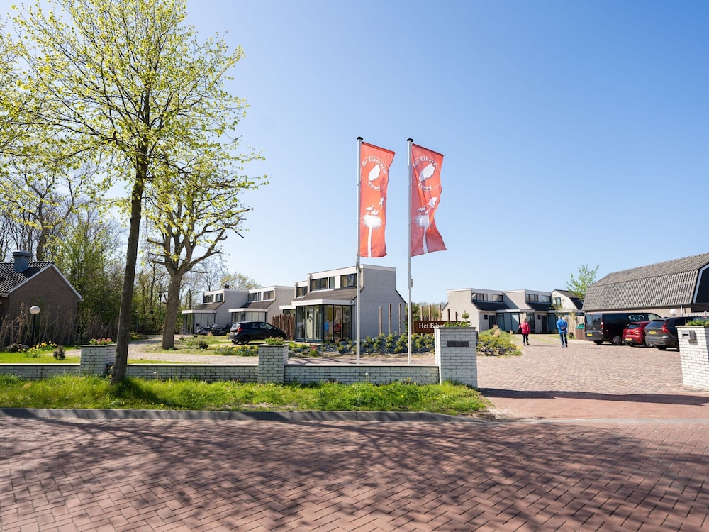 Holiday Home on Texel With Garden Terrace