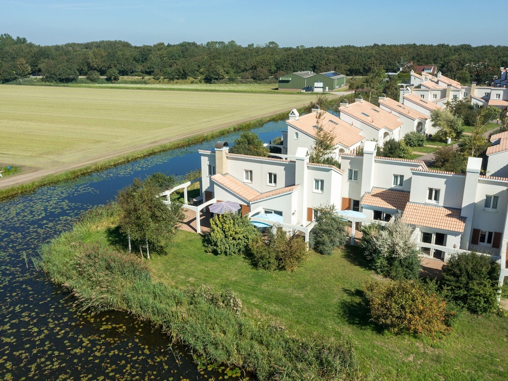 Semi-detached Holiday Home Near the Sea