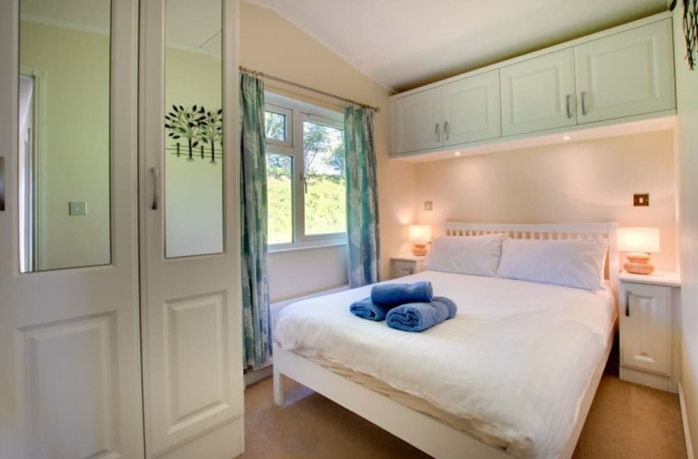 Stunning 3-bed Hot Tub Lodge, Northumberland view 3