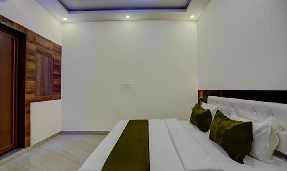 FabHotel Vihaan Regency