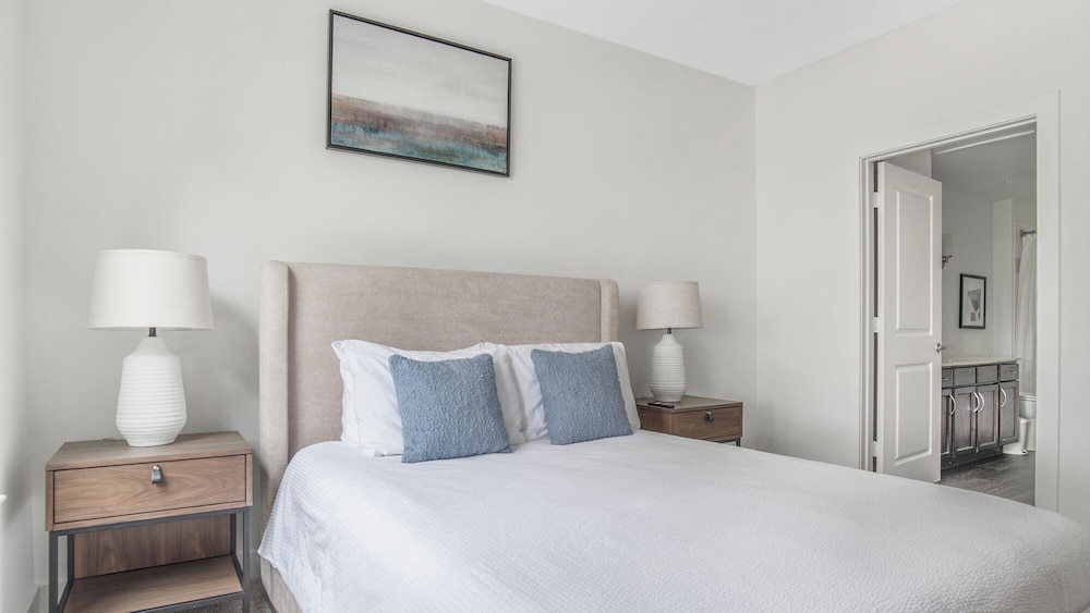 Landing Apartments - North Dallas