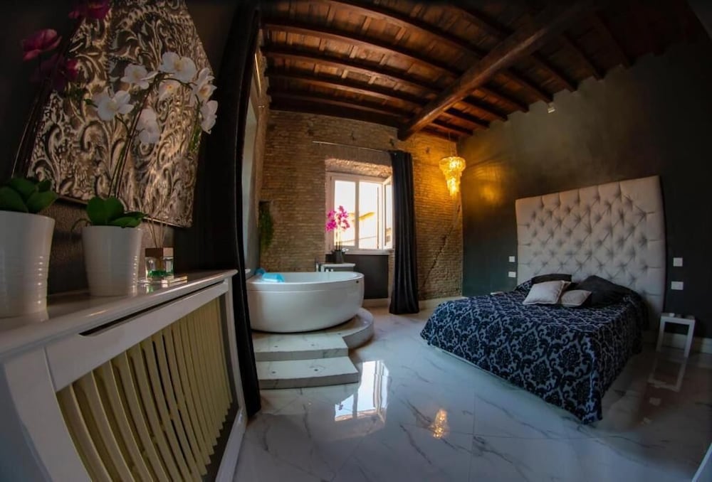 Rhome Luxury suite