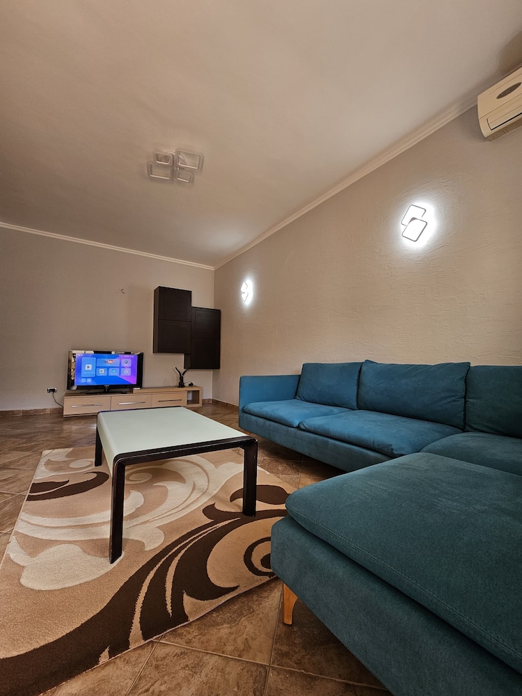 Elly Seaside Apartment