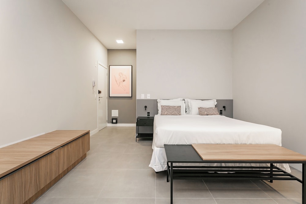 Studios Tower by Viva - Prédio com piscina e estacionamento no centro de Floripa