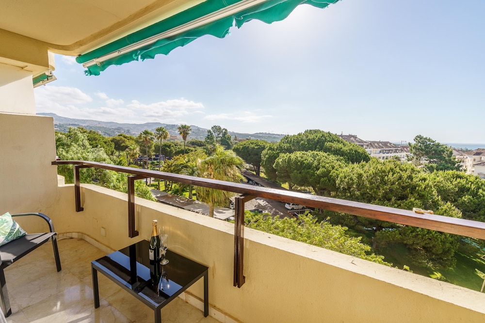 Marbella Este Next Marriott and Nikki B
