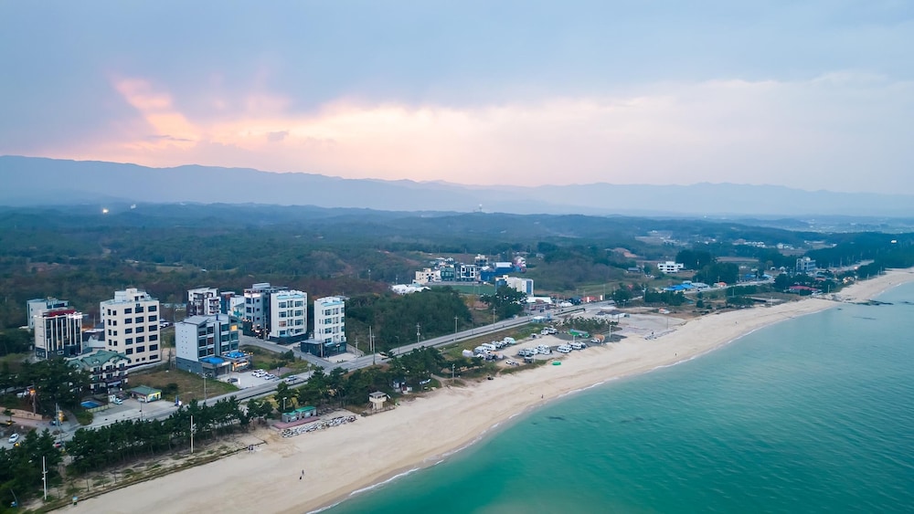 Gangneung Theyeast Pension view 3