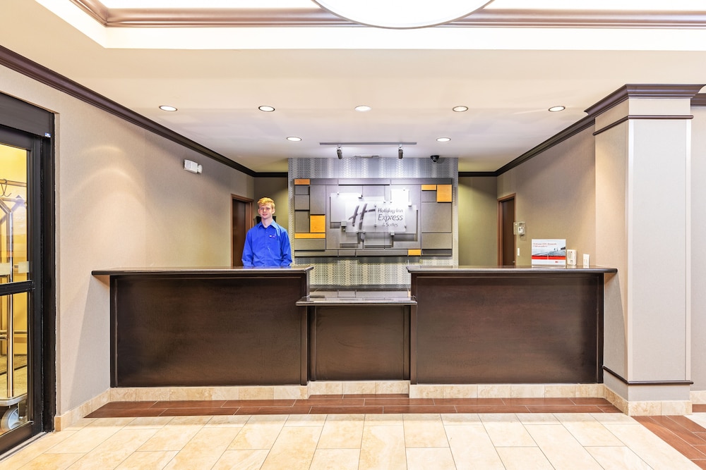 Holiday Inn Express & Suites Floresville by IHG