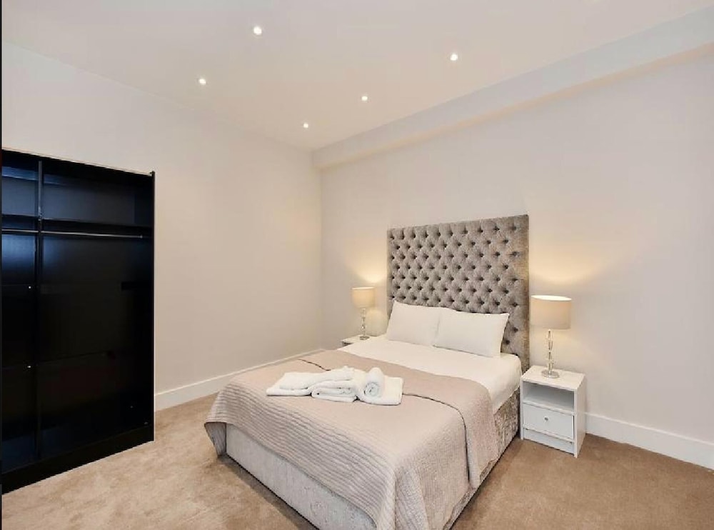3-bed South Kensington Flat With Outdoor Terrace