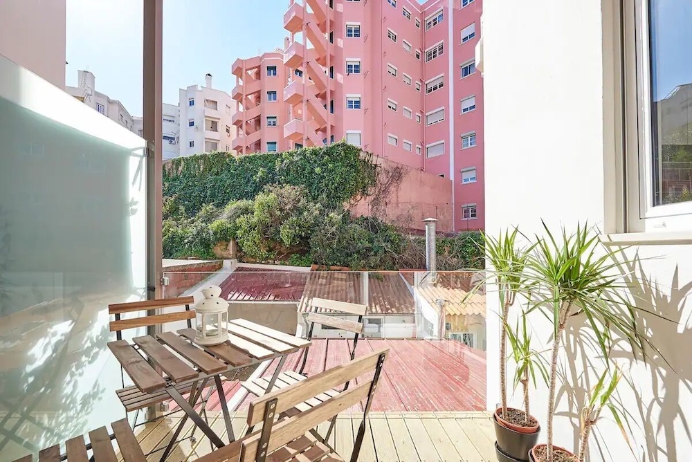 Modern 1-Bed With Ac & Private Terrace