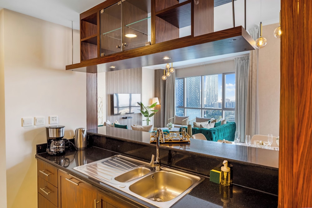 Durrani Homes - Lumina Grand 3BR with Burj khalifa and Fountain Views
