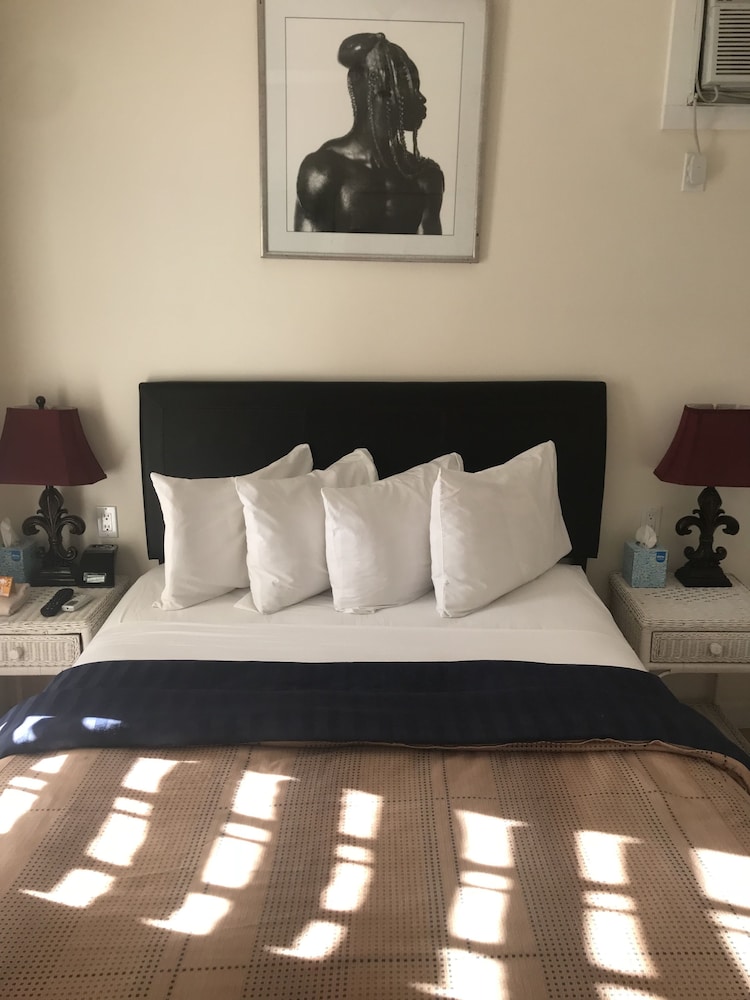 New Orleans House - Gay Men Adult Resort