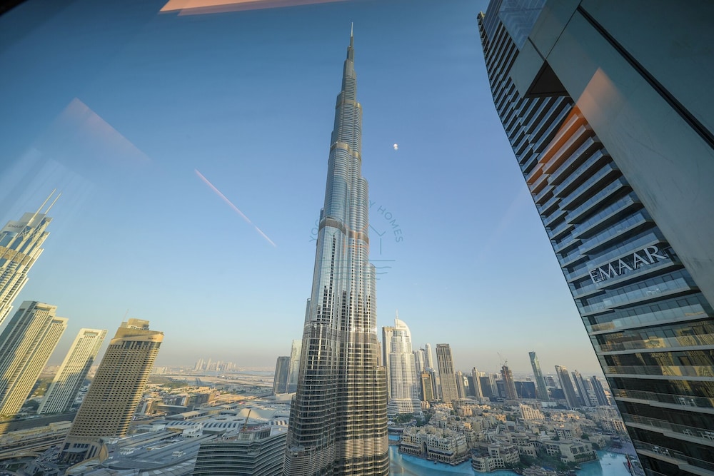 Skyline Bliss- Luxury Burj Khalifa Views